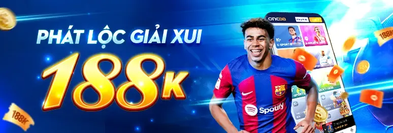 Game thủ chuyên nghiệp ngồi trước màn hình máy tính với ánh sáng neon